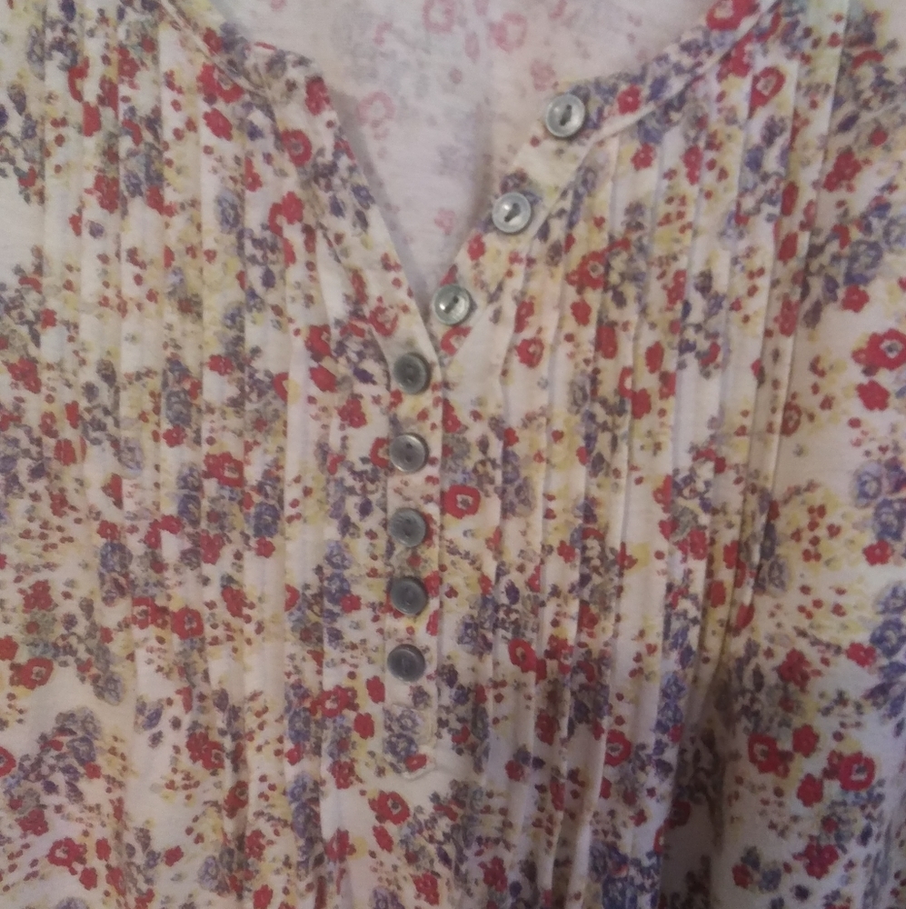 Woman Within top with button 3/4 sleeves.